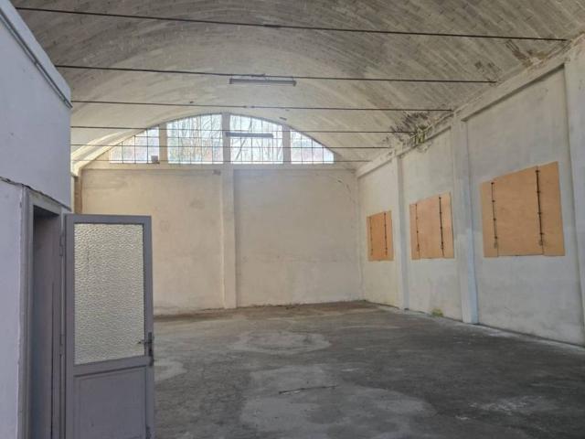 Locale Commerciale in vendita a Bassa Reggiana, Re