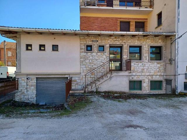 Locale Commerciale in vendita a Stazione di Padule, Gubbio
