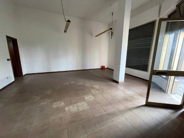 Locale Commerciale in vendita a Unione dei Comuni I Fontanili, Gudo Visconti