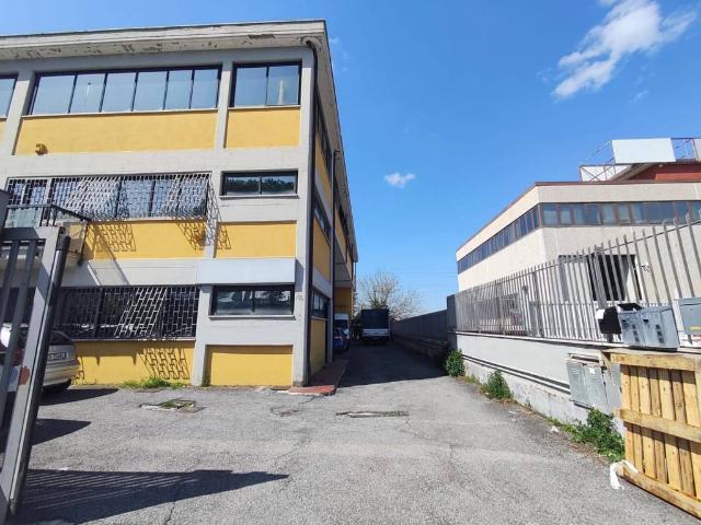 Locale Commerciale in vendita a Guidonia Montecelio, Roma Capitale