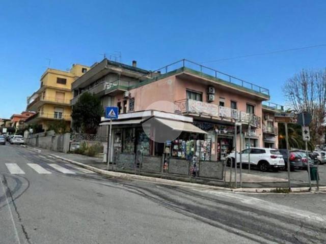 Locale Commerciale in vendita a Guidonia Montecelio, Roma Capitale