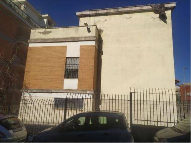 Locale Commerciale in vendita a Guidonia Montecelio, Roma Capitale
