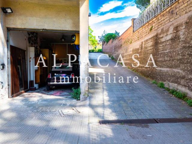 Locale Commerciale in vendita a Guidonia Montecelio, Roma Capitale