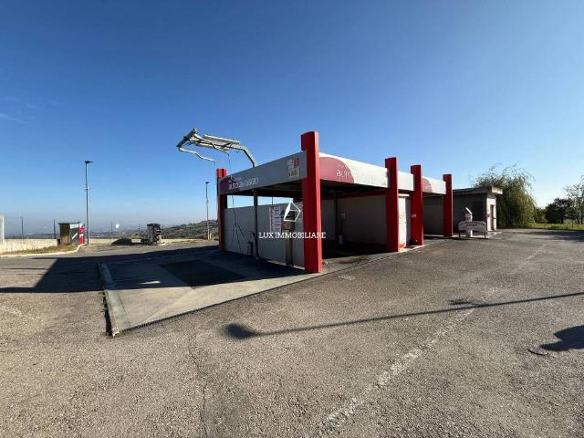 Locale Commerciale in vendita a Unione di comuni Terre di Castelli, Guiglia
