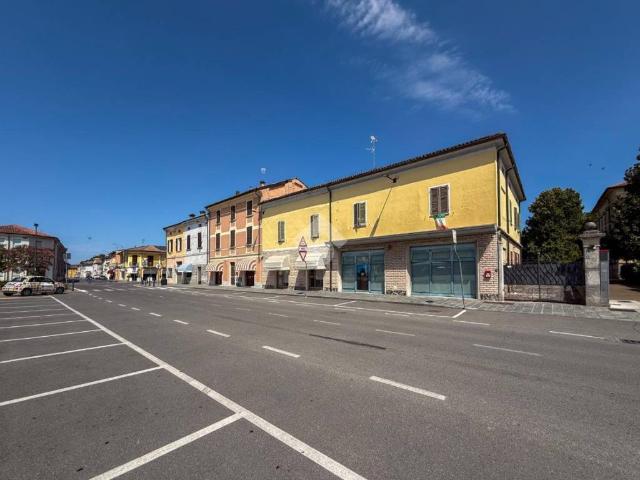 Locale Commerciale in vendita a Gussola, Lombardia