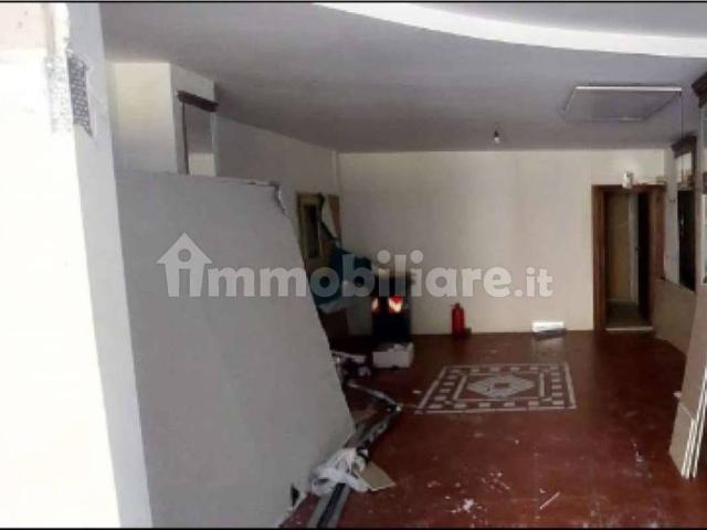 Locale Commerciale in vendita a Comunità montana della Valle Sabbia, Idro