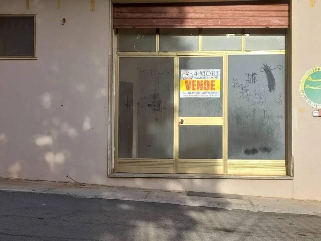 Locale Commerciale in vendita a Iglesias, Sardigna/Sardegna