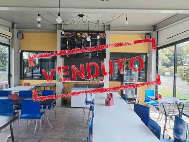 Locale Commerciale in vendita a Nuovo Circondario Imolese, Imola