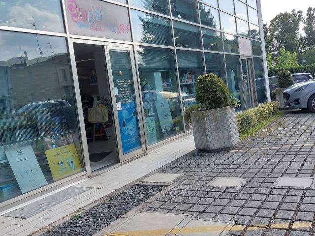 Locale Commerciale in vendita a Nuovo Circondario Imolese, Imola