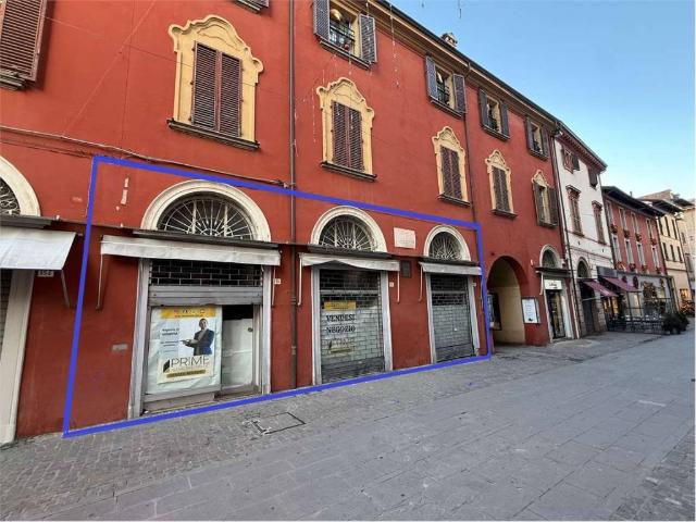 Locale Commerciale in vendita a Nuovo Circondario Imolese, Imola