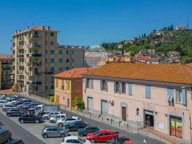Locale Commerciale in vendita a Caramagnetta, Imperia