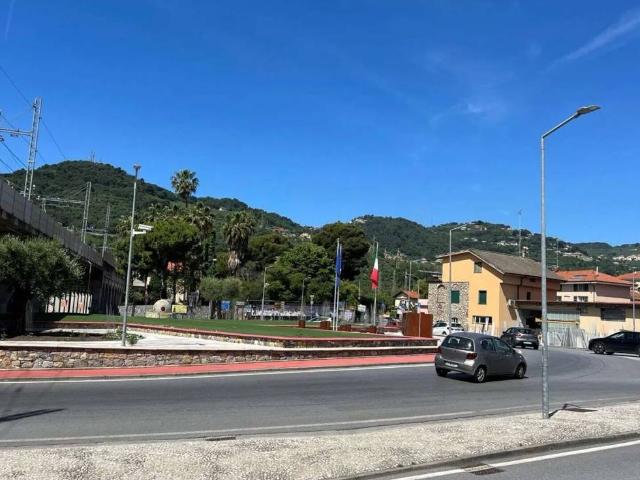 Locale Commerciale in vendita a Oliveto, Imperia