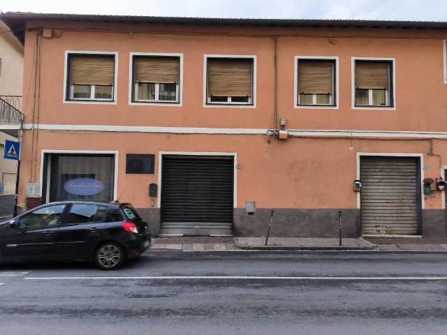 Locale Commerciale in vendita a Oliveto, Imperia