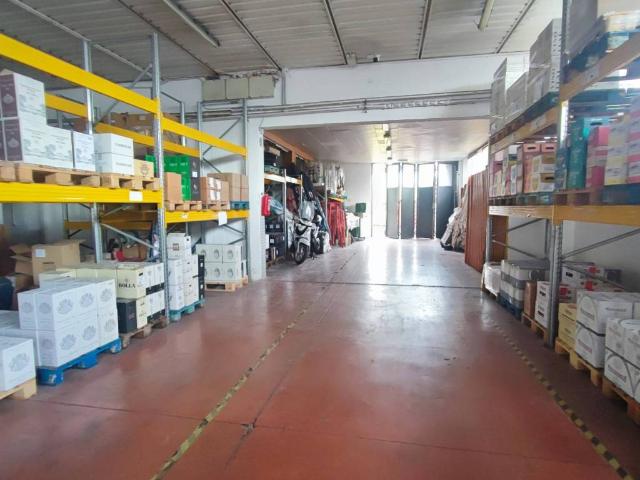 Locale Commerciale in vendita a Impruneta, Toscana