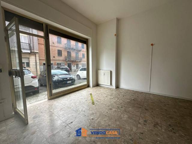 Locale Commerciale in vendita a Piemonte, Asti