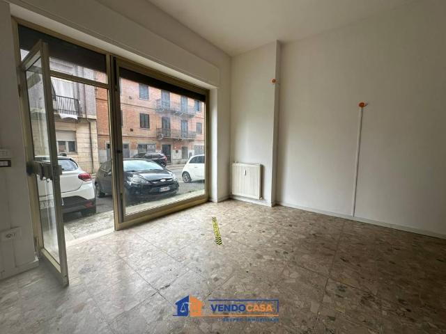 Locale Commerciale in vendita a Piemonte, Asti