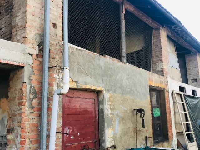Locale Commerciale in vendita a Piemonte, Asti