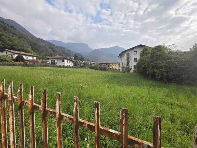 Terreno in vendita a Introbio, Lombardia