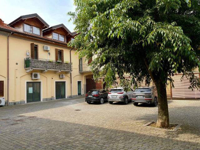 Locale Commerciale in vendita a Inveruno, Lombardia