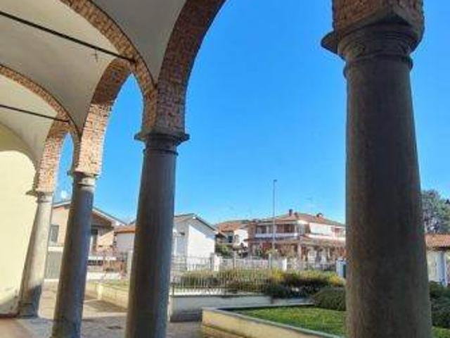 Locale Commerciale in vendita a Inzago, Lombardia