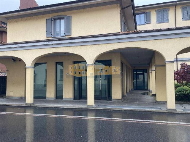 Locale Commerciale in vendita a Inzago, Lombardia