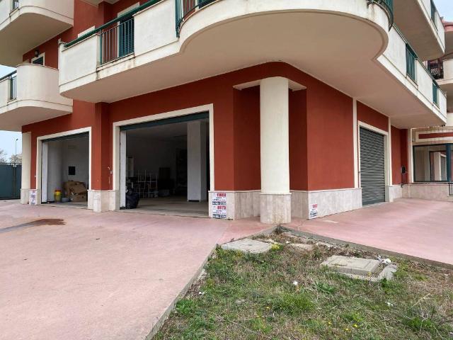 Locale Commerciale in vendita a Calabria, Vibo Valentia