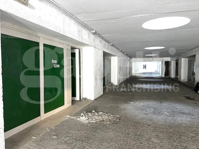 Locale Commerciale in vendita a San Lazzaro, Isernia