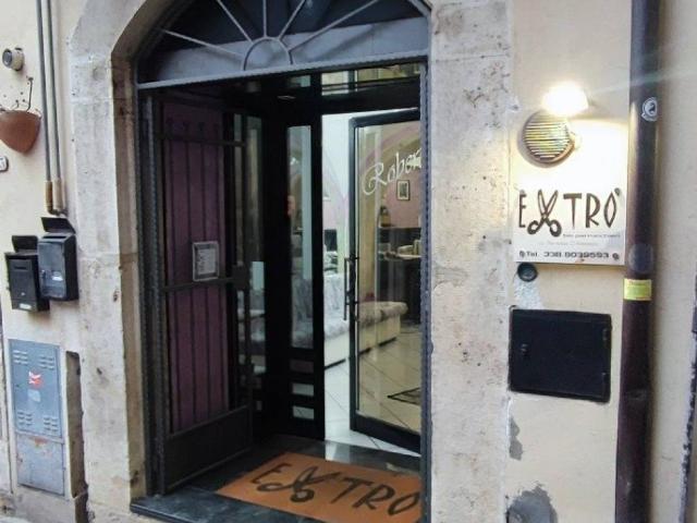 Locale Commerciale in vendita a Isernia, Molise