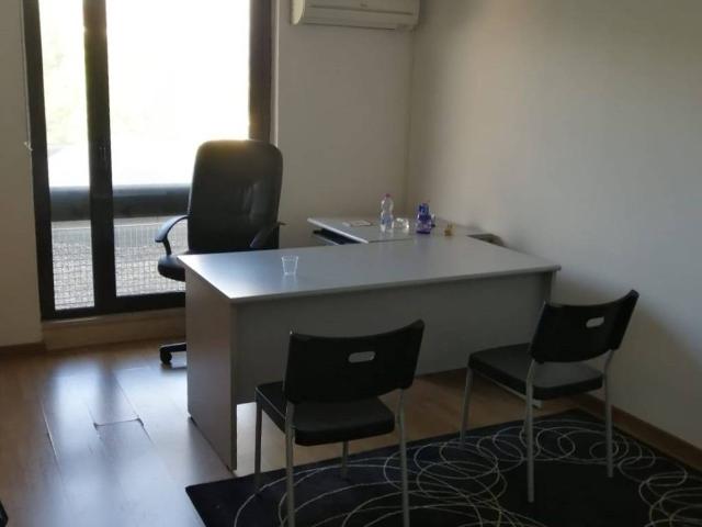 Locale Commerciale in vendita a San Lazzaro, Isernia