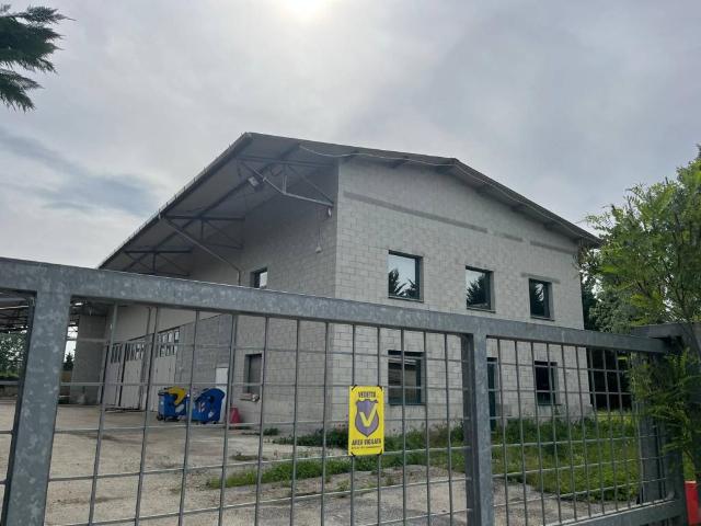Locale Commerciale in vendita a Piemonte, Asti