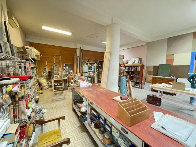 Locale Commerciale in vendita a Isola Della Scala, Veneto