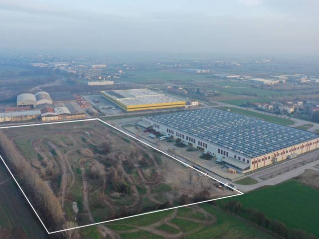 Locale Commerciale in vendita a Isola Vicentina, Veneto