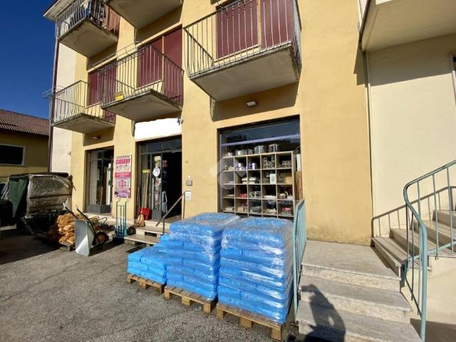 Locale Commerciale in vendita a Castelnovo, Isola Vicentina
