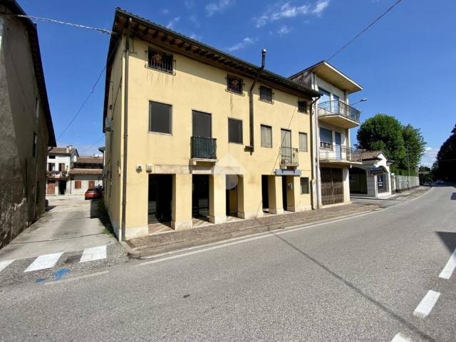 Locale Commerciale in vendita a Castelnovo, Isola Vicentina