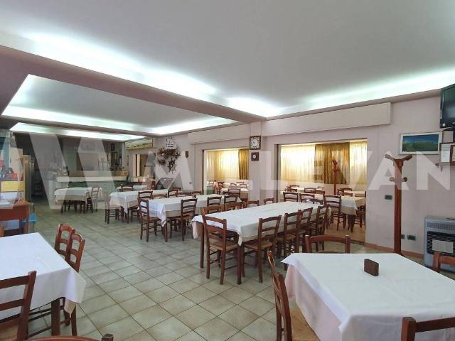 Locale Commerciale in vendita a Ispica, Sicilia