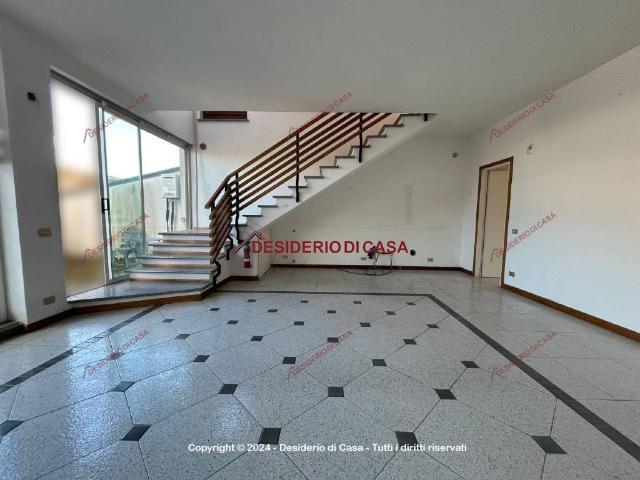 Locale Commerciale in vendita a Ispra, Lombardia