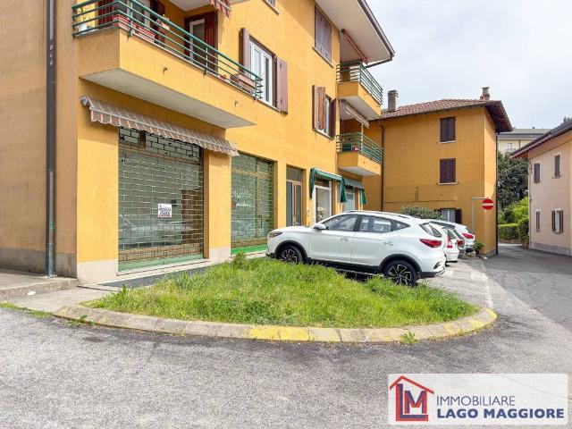Locale Commerciale in vendita a Ispra, Varese