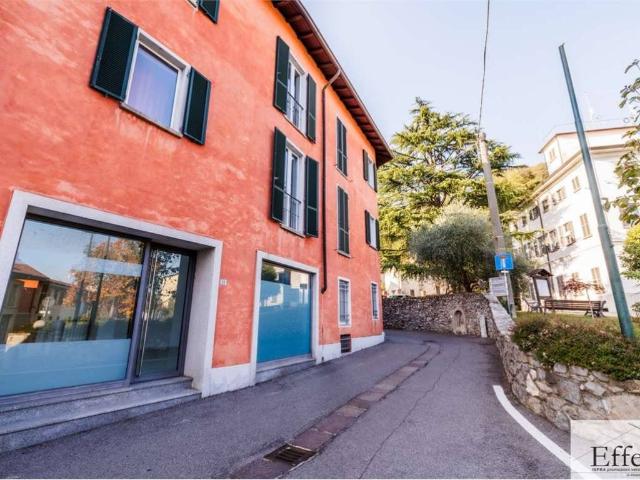 Locale Commerciale in vendita a Ispra, Lombardia