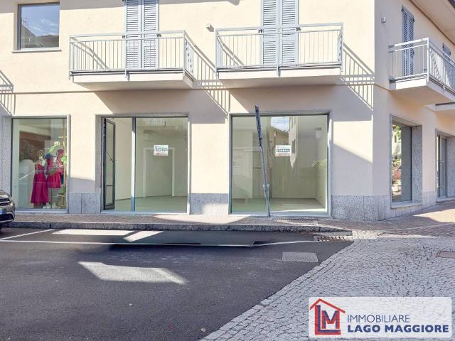 Locale Commerciale in vendita a Ispra, Lombardia