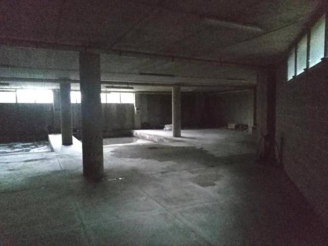 Locale Commerciale in vendita a Isso, Lombardia