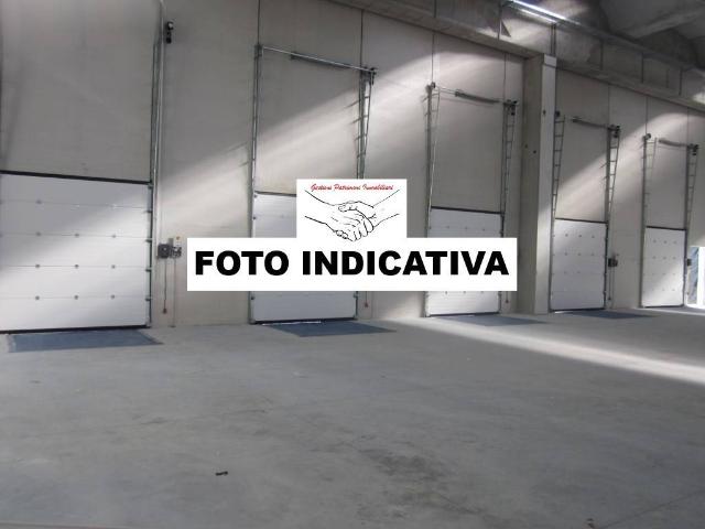 Locale Commerciale in vendita a Pezzan, Istrana