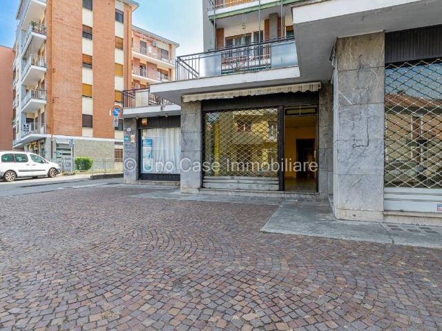 Locale Commerciale in vendita a Borghetto, Piemonte
