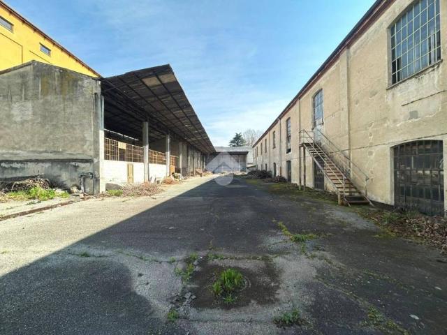 Locale Commerciale in vendita a San Lorenzo, Piemonte
