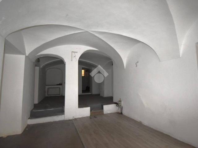 Locale Commerciale in vendita a Borghetto, Piemonte
