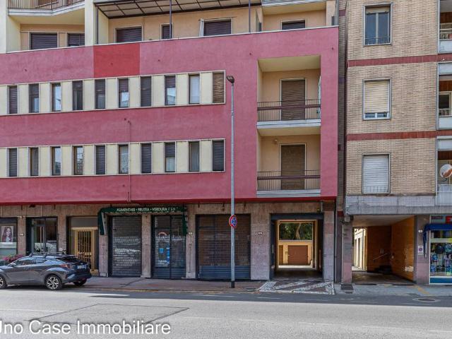 Locale Commerciale in vendita a Borghetto, Piemonte