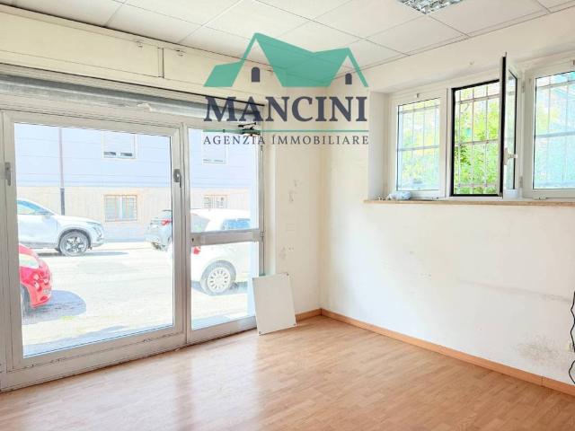 Locale Commerciale in vendita a Marche, Ancona