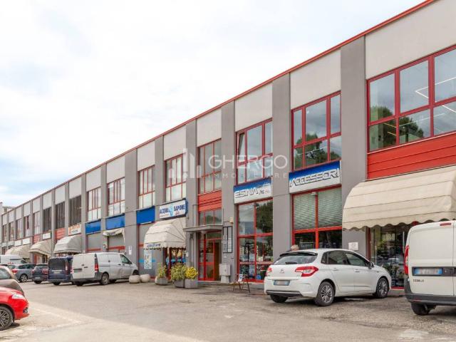 Locale Commerciale in vendita a Marche, Ancona