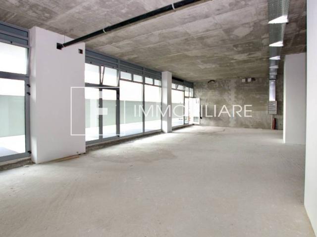 Locale Commerciale in vendita a Jesolo, Veneto