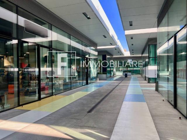 Locale Commerciale in vendita a Jesolo, Veneto