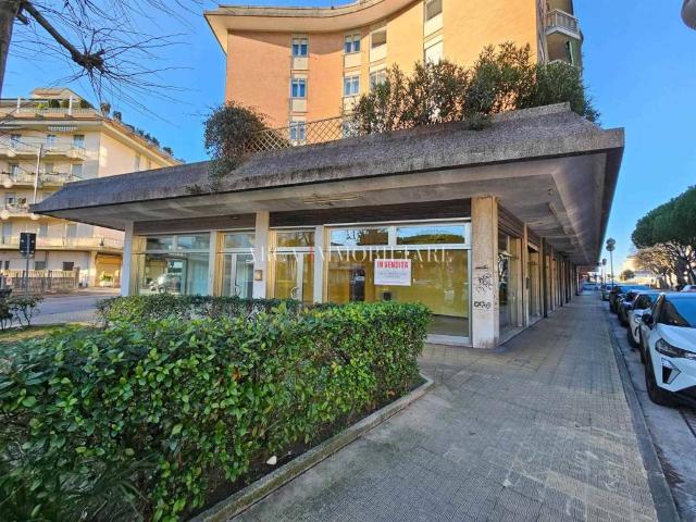 Locale Commerciale in vendita a Jesolo, Veneto